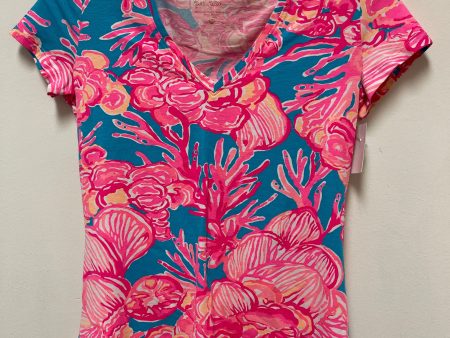 Top Short Sleeve Designer By Lilly Pulitzer In Blue & Pink, Size: Xs For Sale