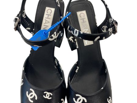 Shoes Designer By Chanel In Black & White, Size: 8.5 Sale